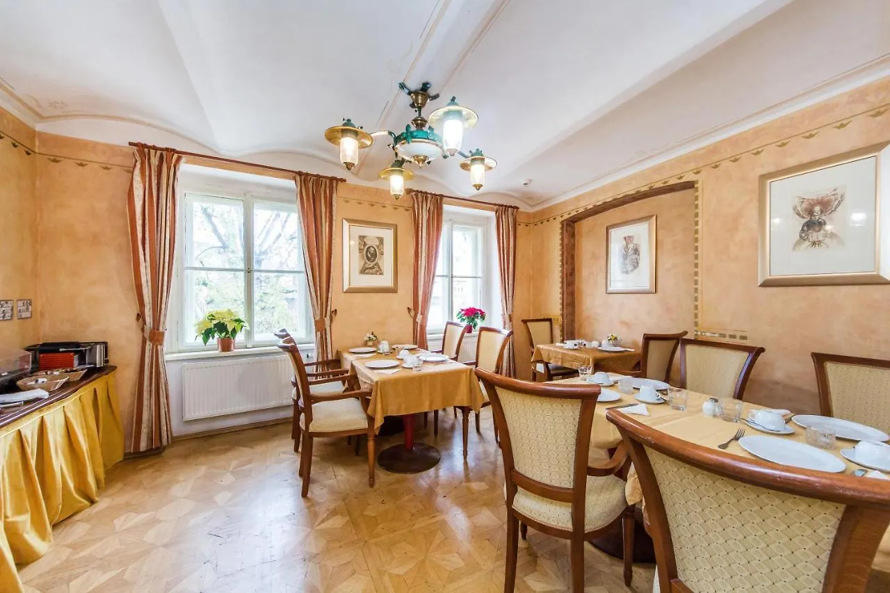 Hotel U Jezulatka Prag 4*,